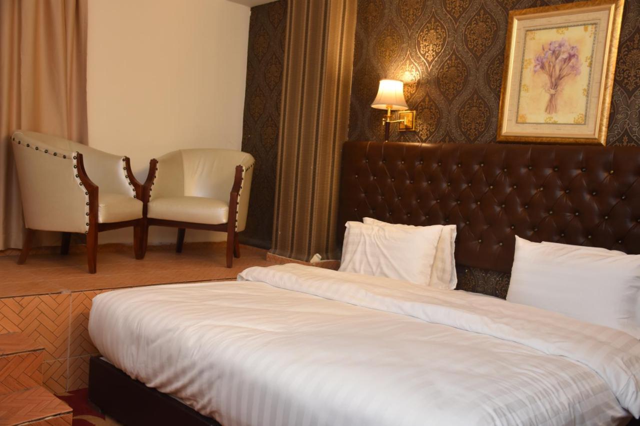 Madison Hotel Amman Buitenkant foto