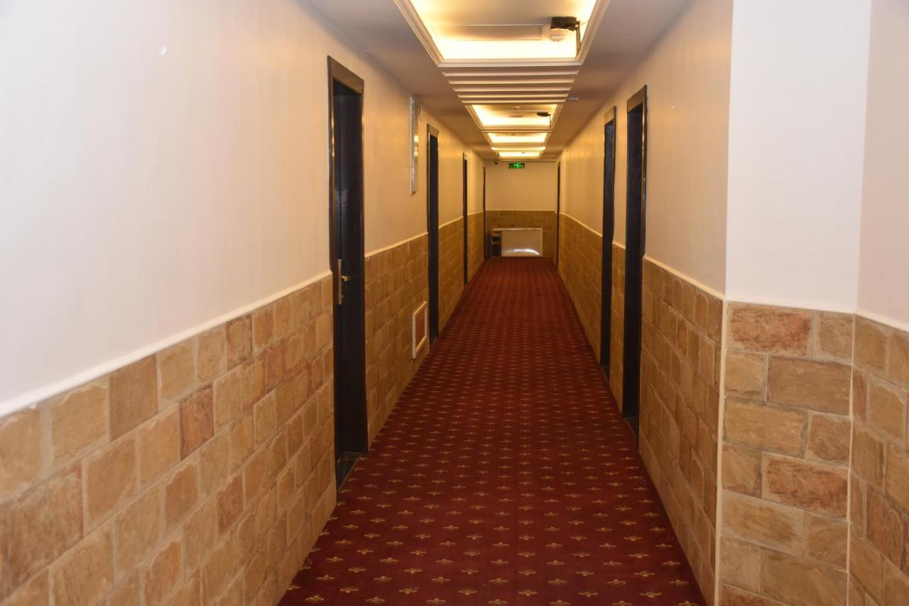 Madison Hotel Amman Buitenkant foto