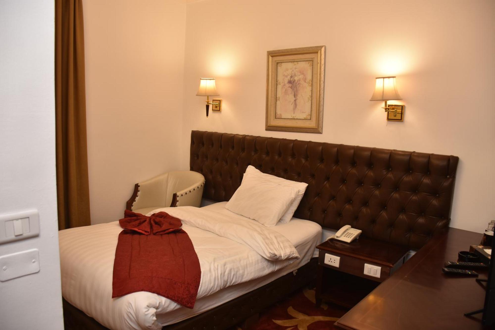 Madison Hotel Amman Buitenkant foto