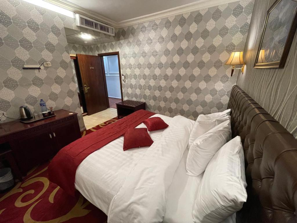 Madison Hotel Amman Buitenkant foto